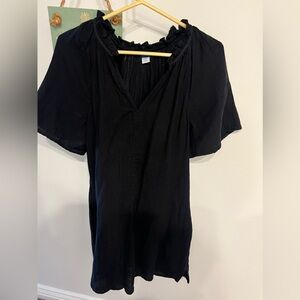 Old Navy black dress. Medium. Great pool cover up!